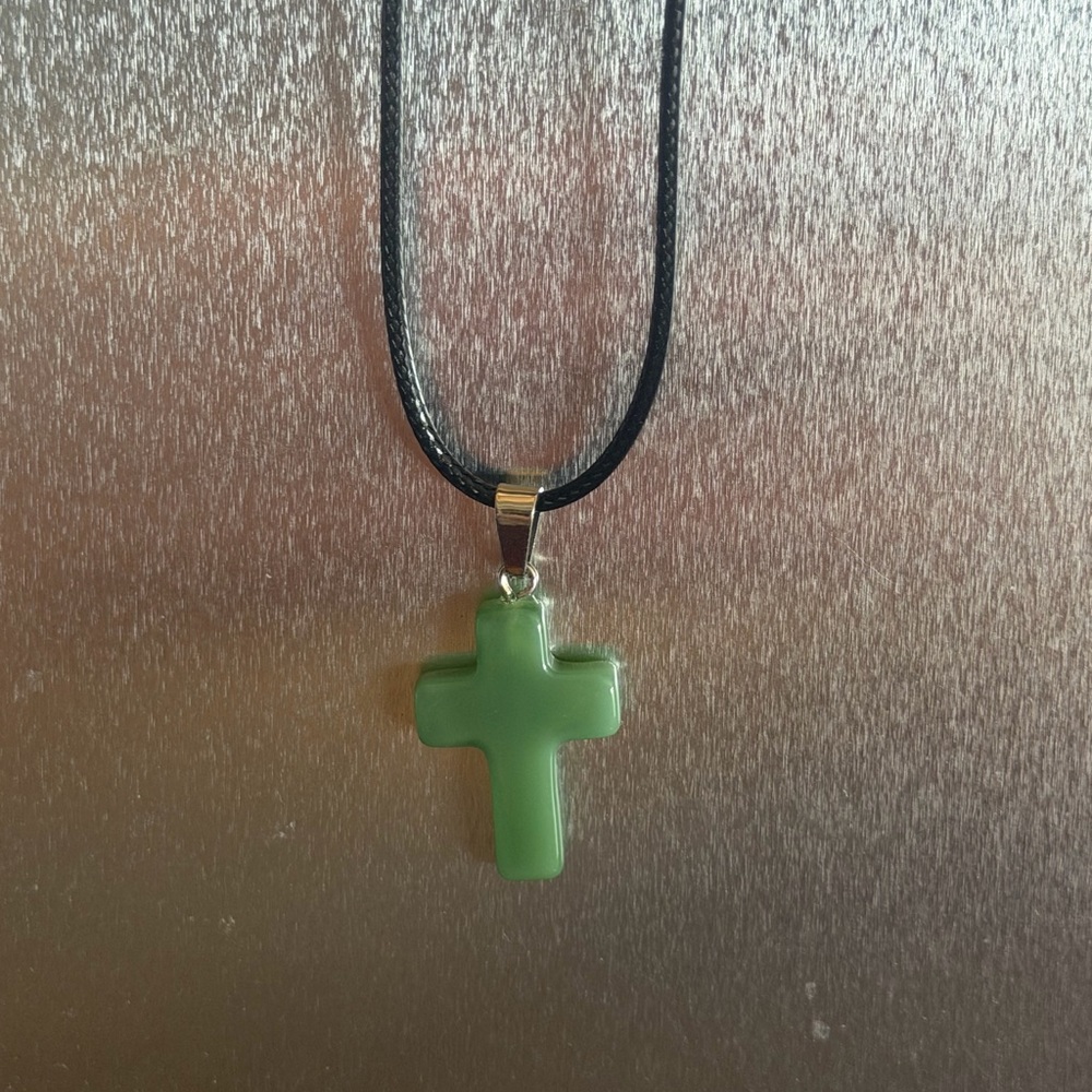 ✴️New✴️Green Aventurine Cross Pendant Necklace